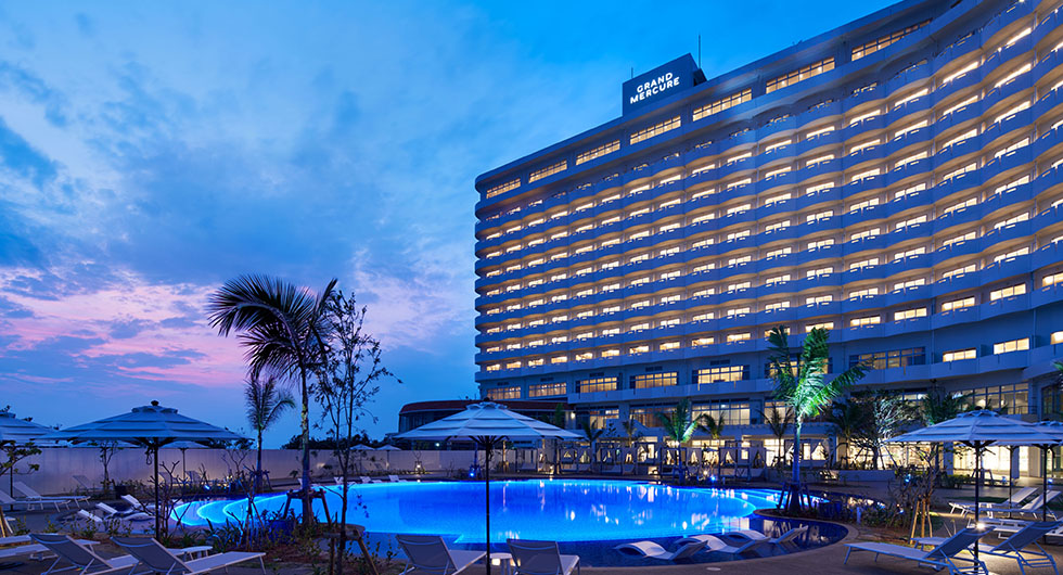 Okinawa Resort Stay for Adults-Luxury Time spent in heated pools and lounges-