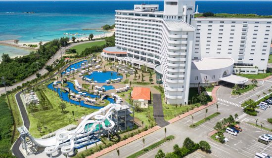 A tropical resort stay where you can enjoy the beautiful nature and blessings of Okinawa with your five senses