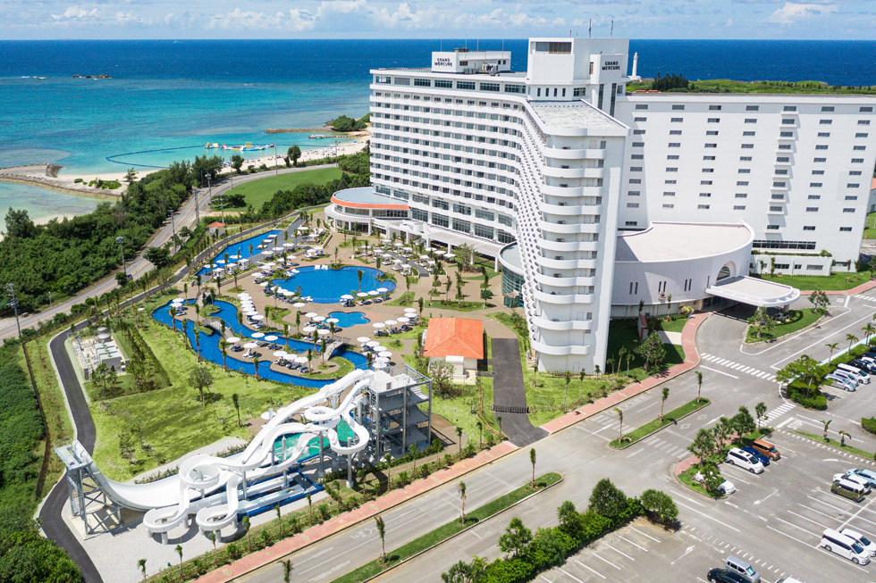 A tropical resort stay where you can enjoy the beautiful nature and blessings of Okinawa with your five senses