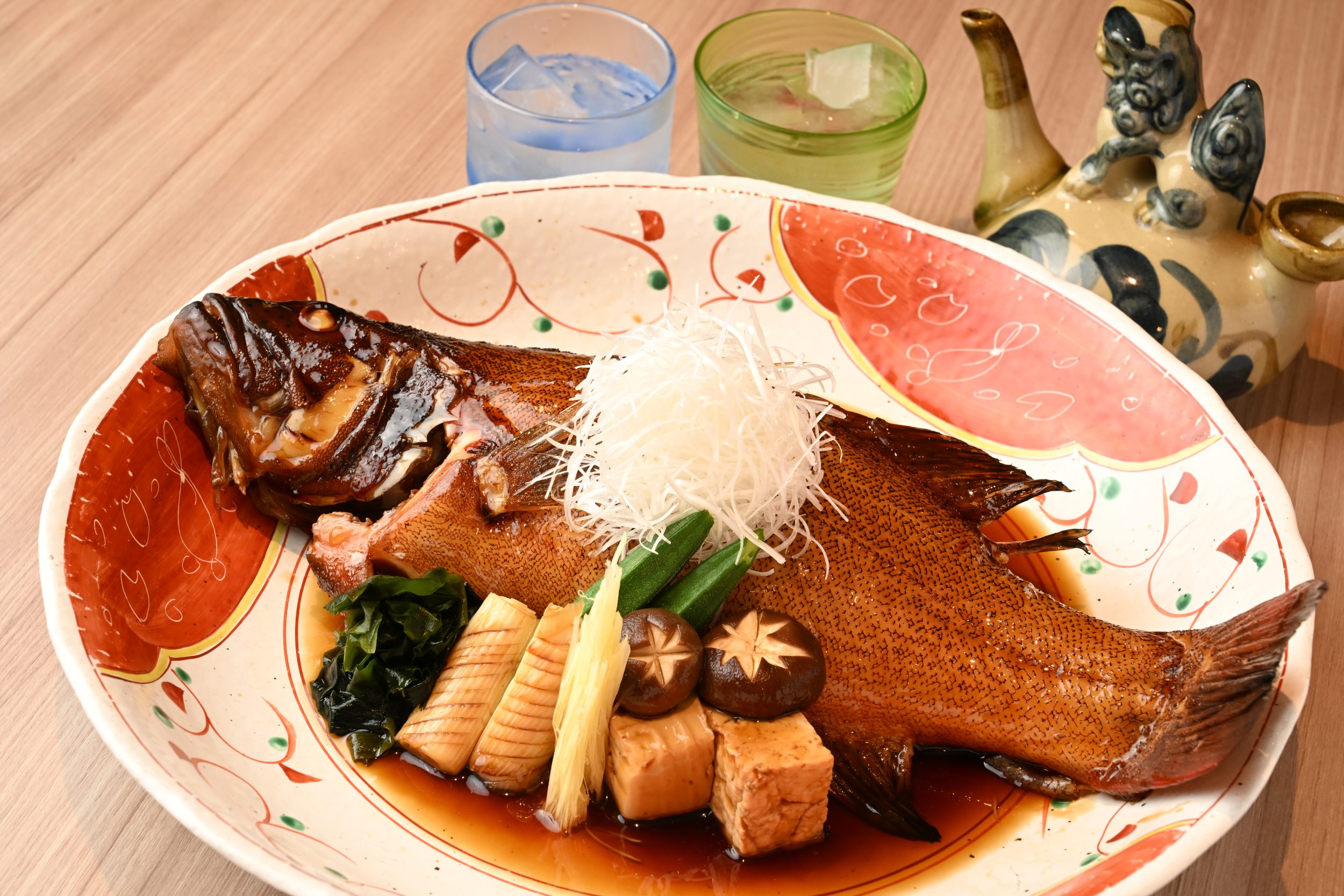 【料理長特選】沖縄高級魚・ミーバイ姿煮を夕食会場で堪能｜ひとくち美ら前菜を客室で愉しむ（夕朝食付）