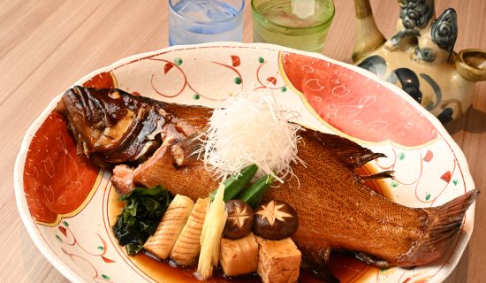 【料理長特選】沖縄高級魚・ミーバイ姿煮を夕食会場で堪能｜ひとくち美ら前菜を客室で愉しむ（夕朝食付）